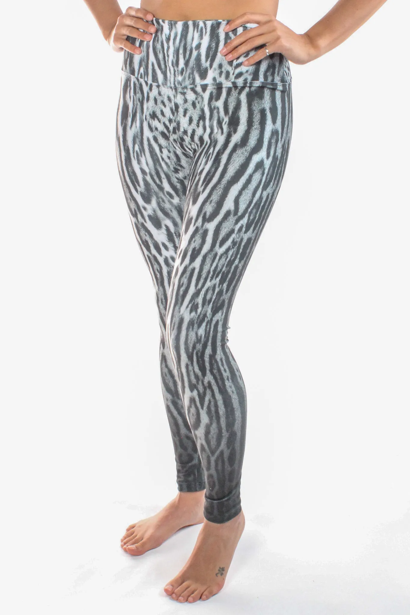 Black and White Ocelot (Leopard) Print High Compression Legging